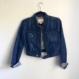 💗Levi’s💗 Jean Jacket size Small